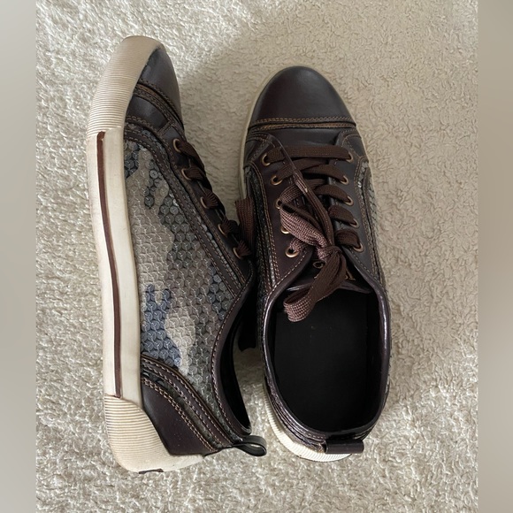 Camo Sequin and Brown Sneaker Kathy Van Zeeland Woman’s Size 8 - Picture 3 of 7